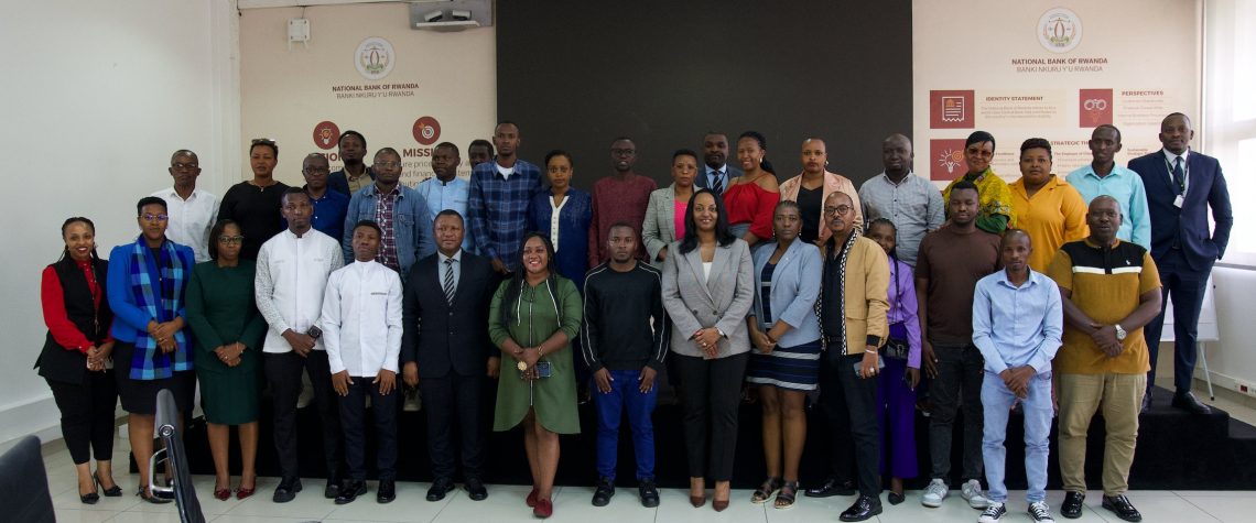 From the Central Bank to the Public: Journalists Trained on Financial Stability